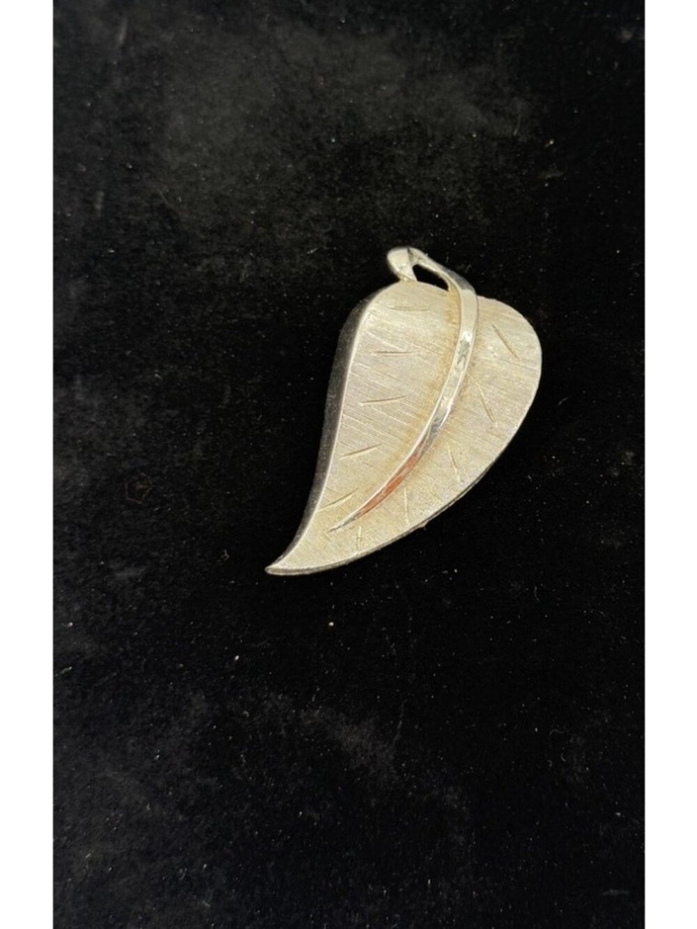 Vintage Silver-Tone Leaf Brooch Pin Fall Autumn 2.5"
